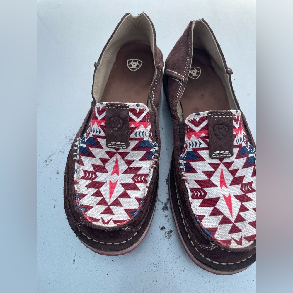 Ariat cruisers